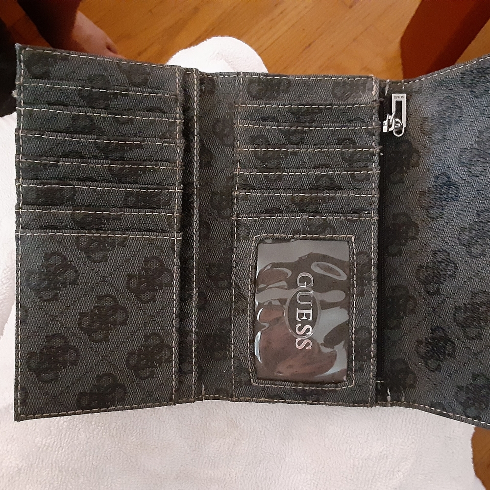 Guess wallet - Picture 4 of 8